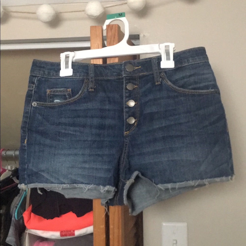 Universal Threads Jean Shorts